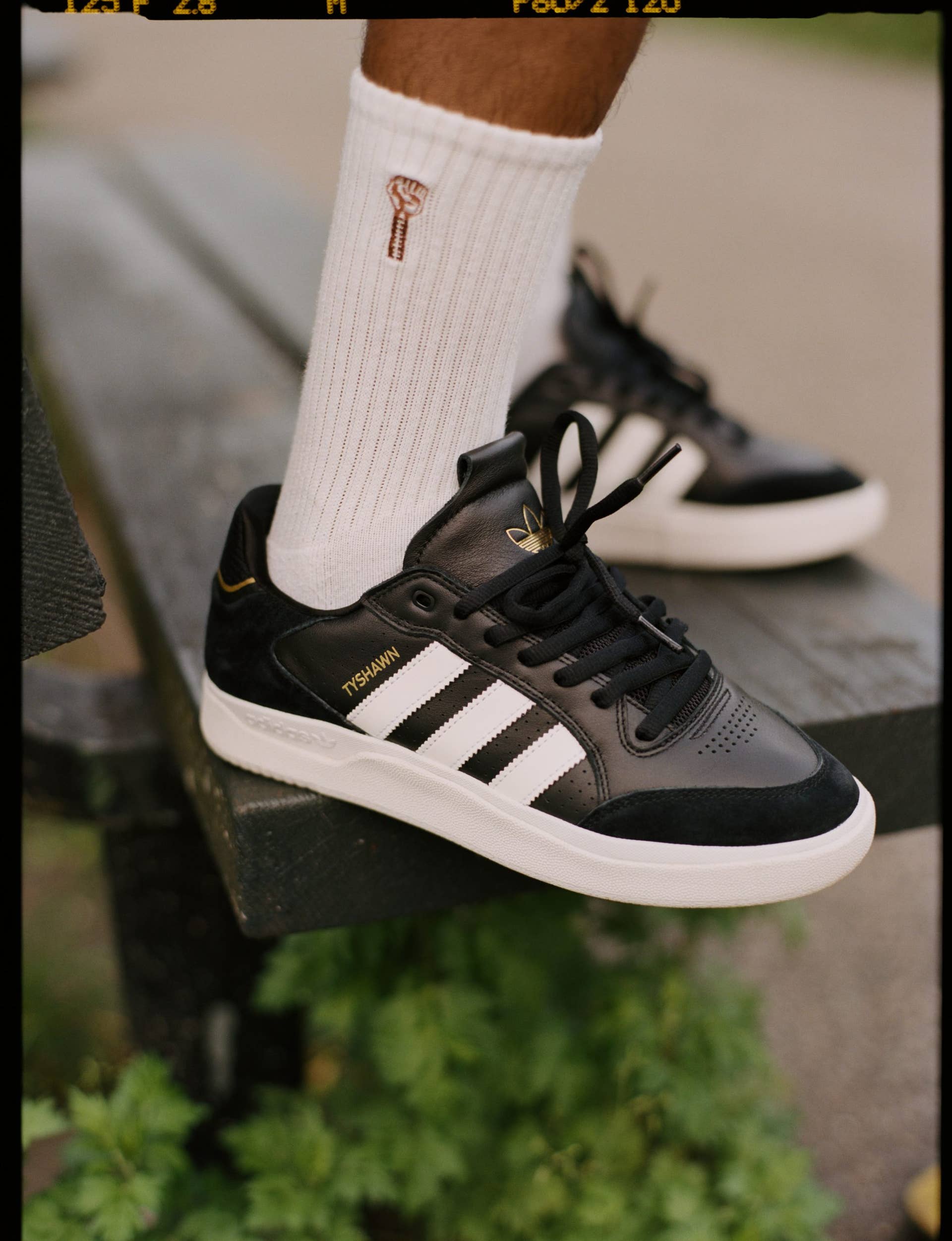 adidas gazelle silver green womens adidas Tyshawn Low Shoes