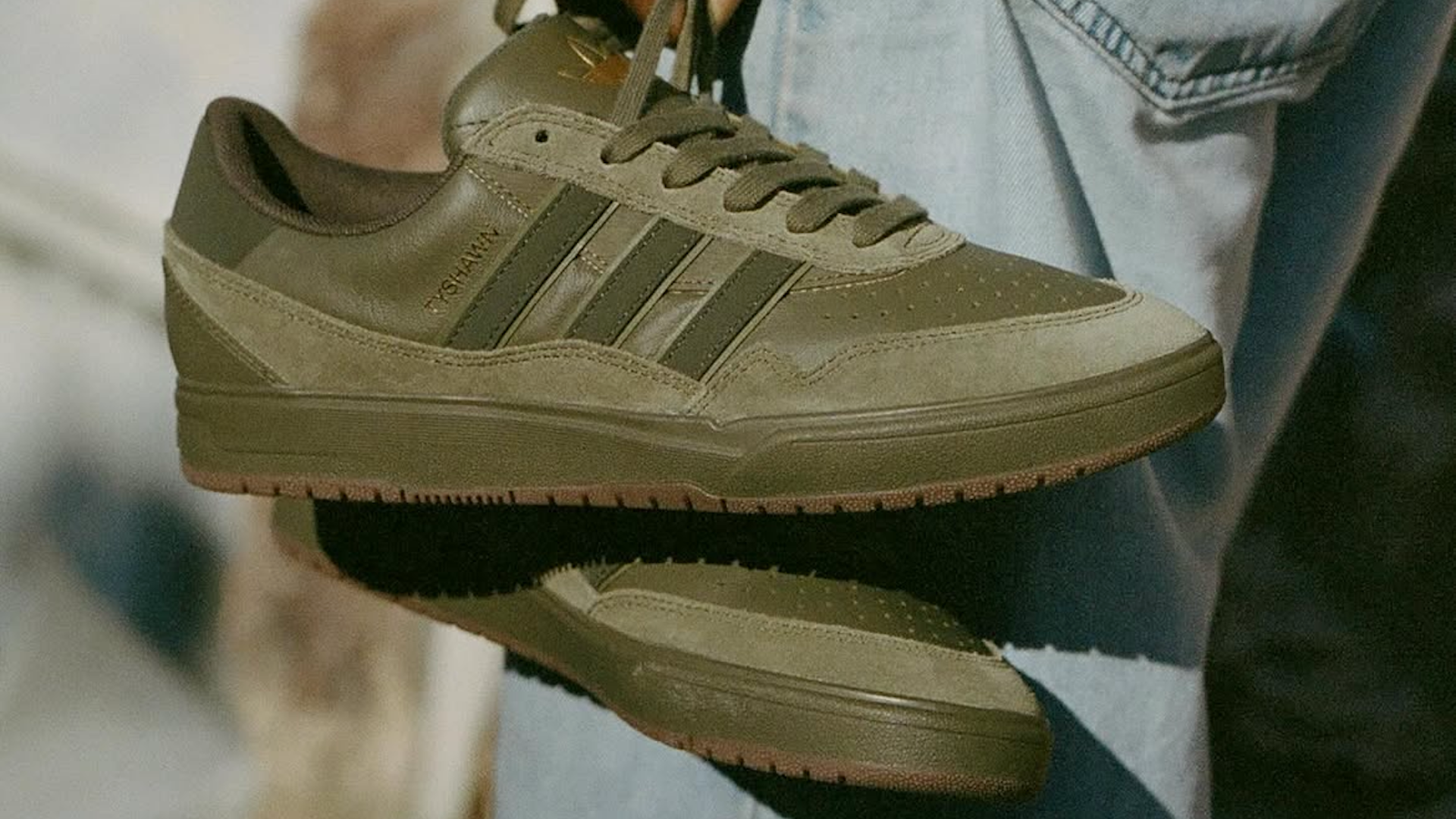 スニーカー  skateboarding TYSHAWN adidas Skateboarding Drops Clean New 'Tyshawn II' in Olive Green