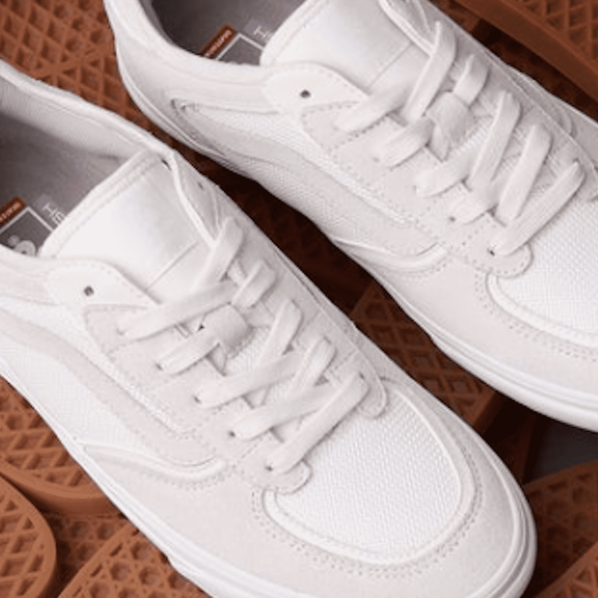 Vans all white malaysia hotsell