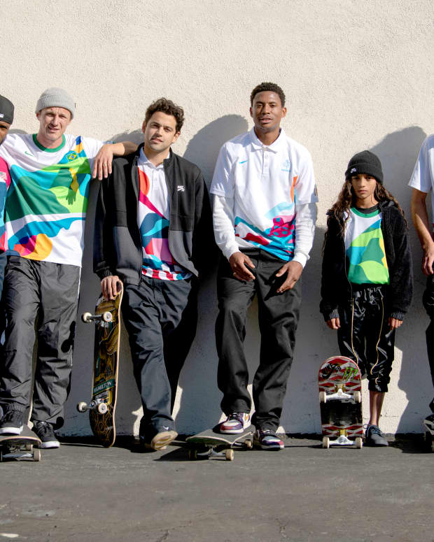 Nike skateboard team hot sale