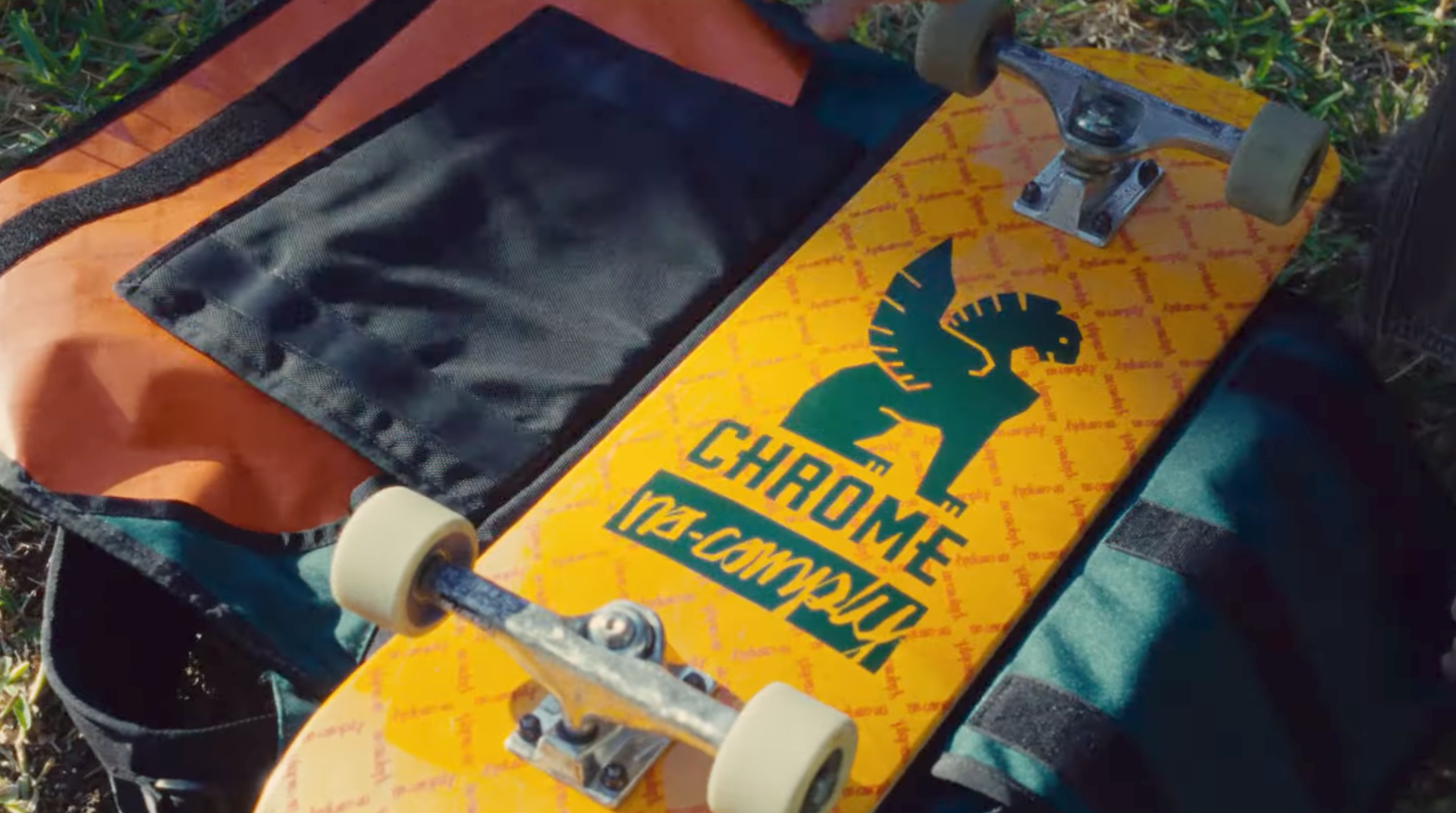 RARE TERRASSE DE skateboard style cobra en fibre de verre EUR 437,00