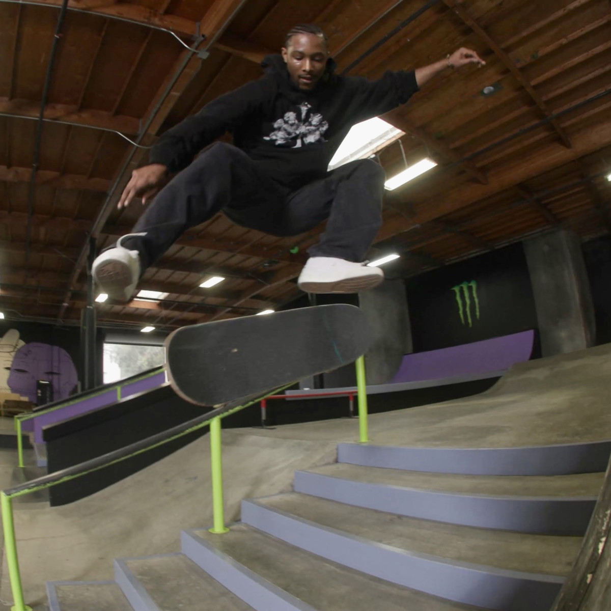 Kickflip - Share Kickflip Videos and Photos on our Kickflip page, image size:1200x1200