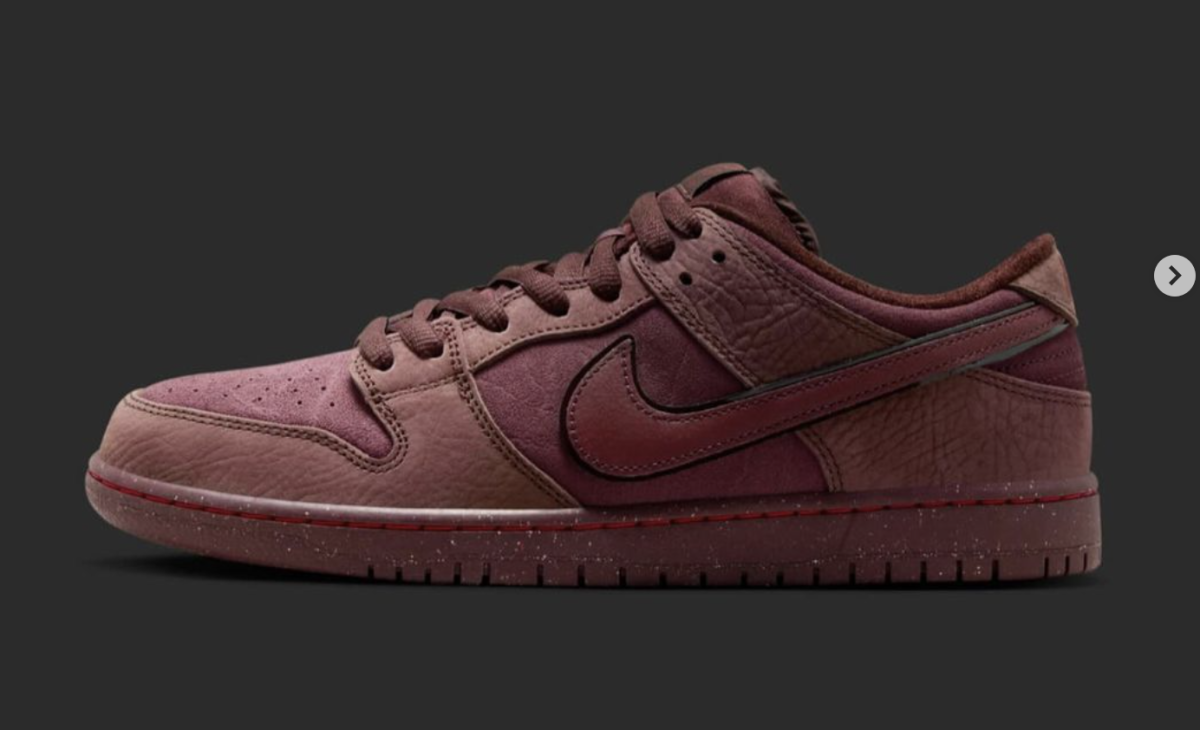 Burgundy hotsell nike 27