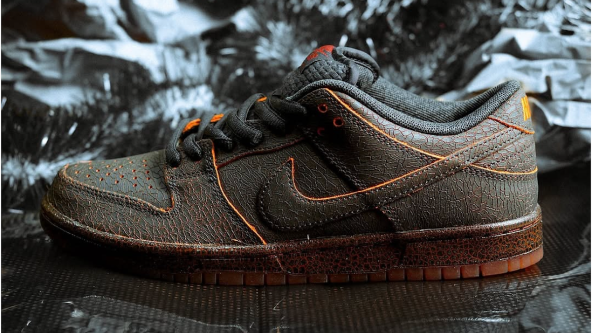 NIKE　SB　DUNK LOW PRO PRM　KRAMPUS　26cm Nike SB Dunk Low Pro Premium 'Krampus' - WUNDER