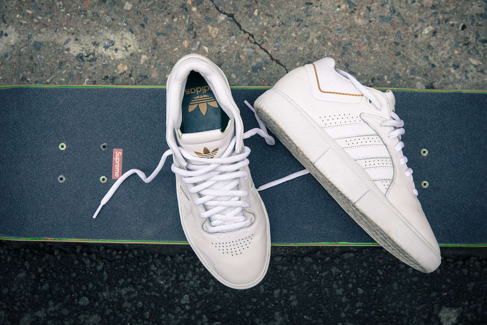 [希少] adidas skateboards Tyshawn Jones adidas Tyshawn Mid Core Black & Zero Metallic Skate Shoes