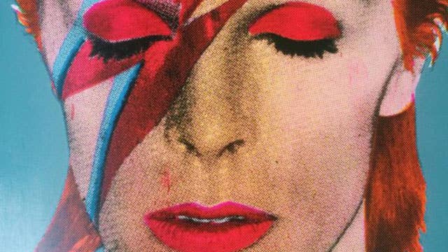 Bowie_mantle