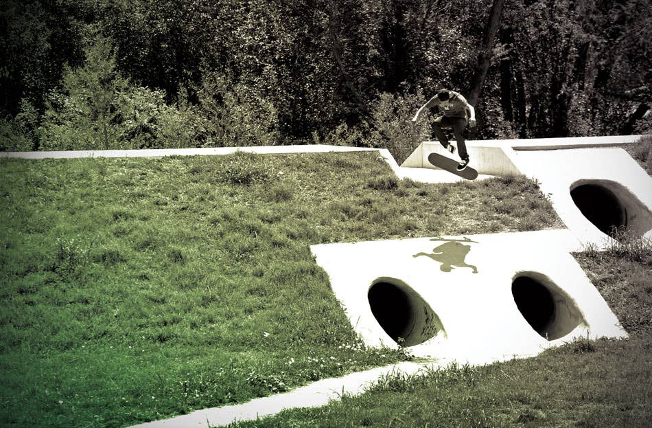 2011gatorade_twskate_wednesdaywallpaper_week1_chaz_mech950