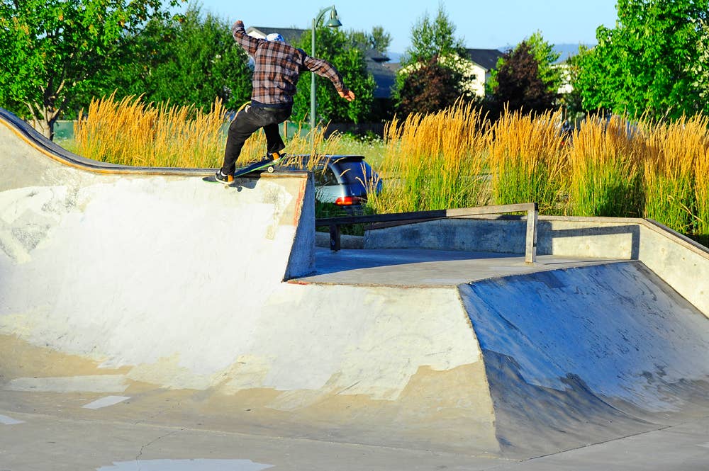Emmanuelguzmanollieuptosmithgrind