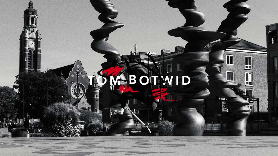 Tom b